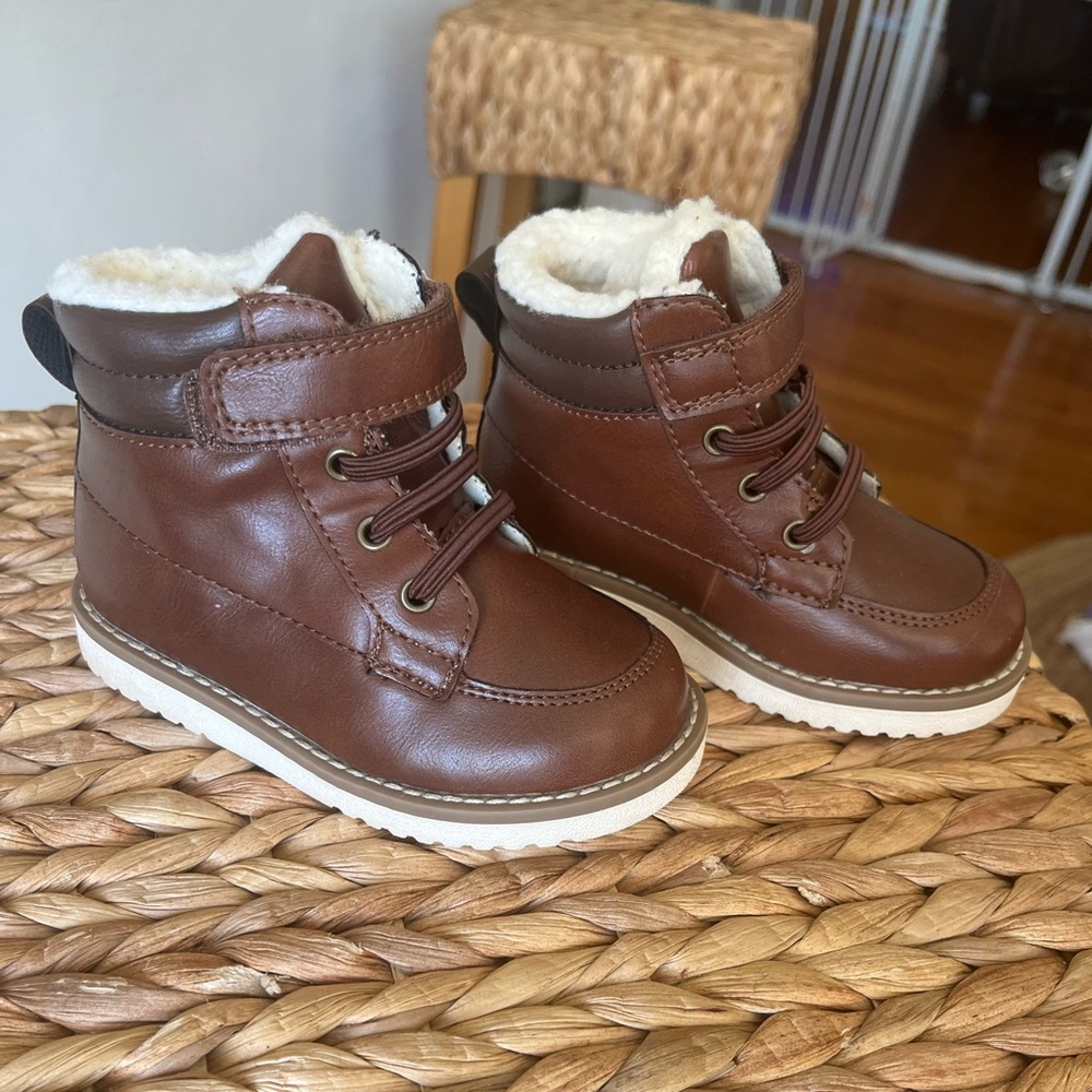 Old Navy faux-leather sherpa-trim lined toddler boots
